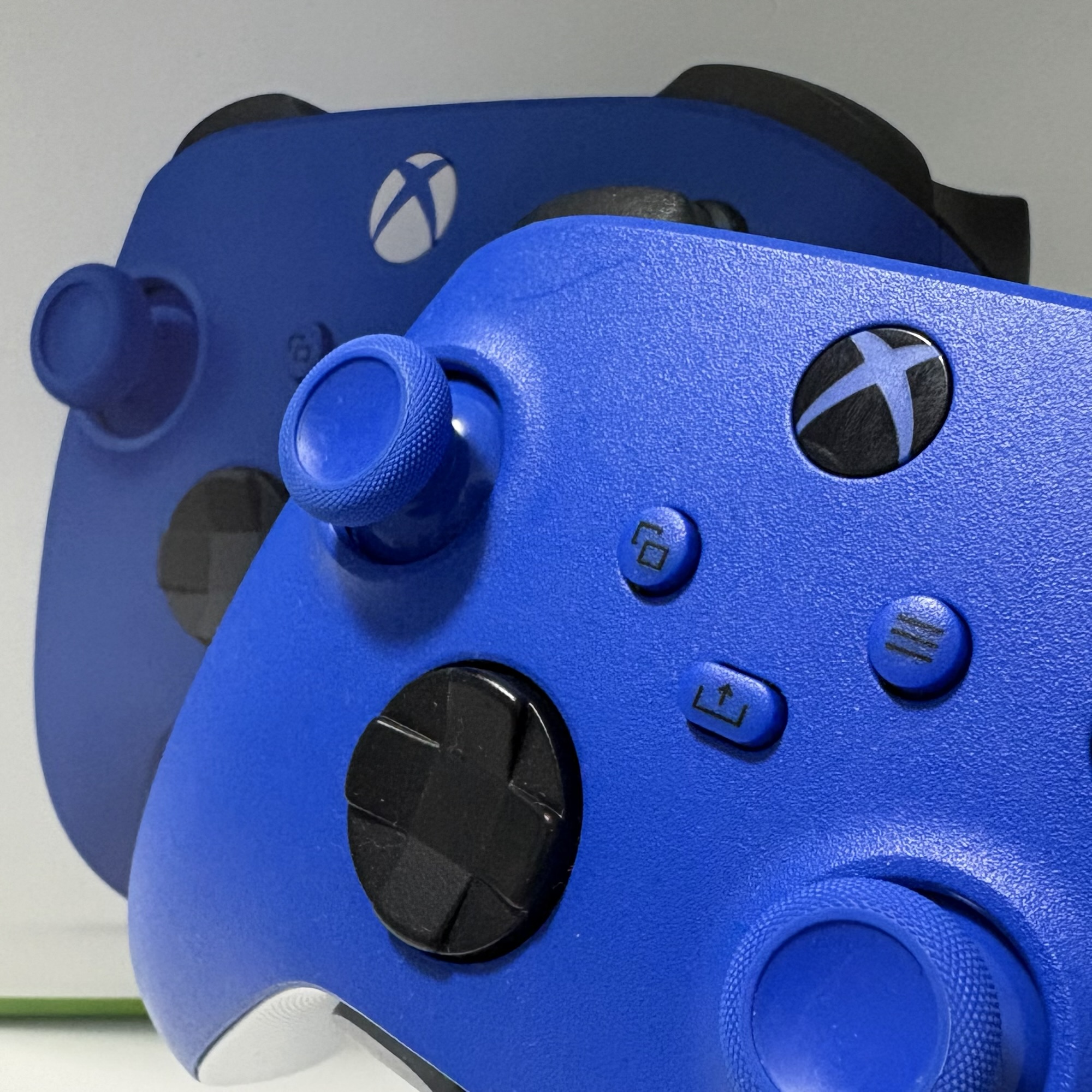 XBOX ワイヤレスコントローラー(SHOCK BLUE) 楽天市場】【訳あり】Xbox ワイヤレス コントローラー （ショック